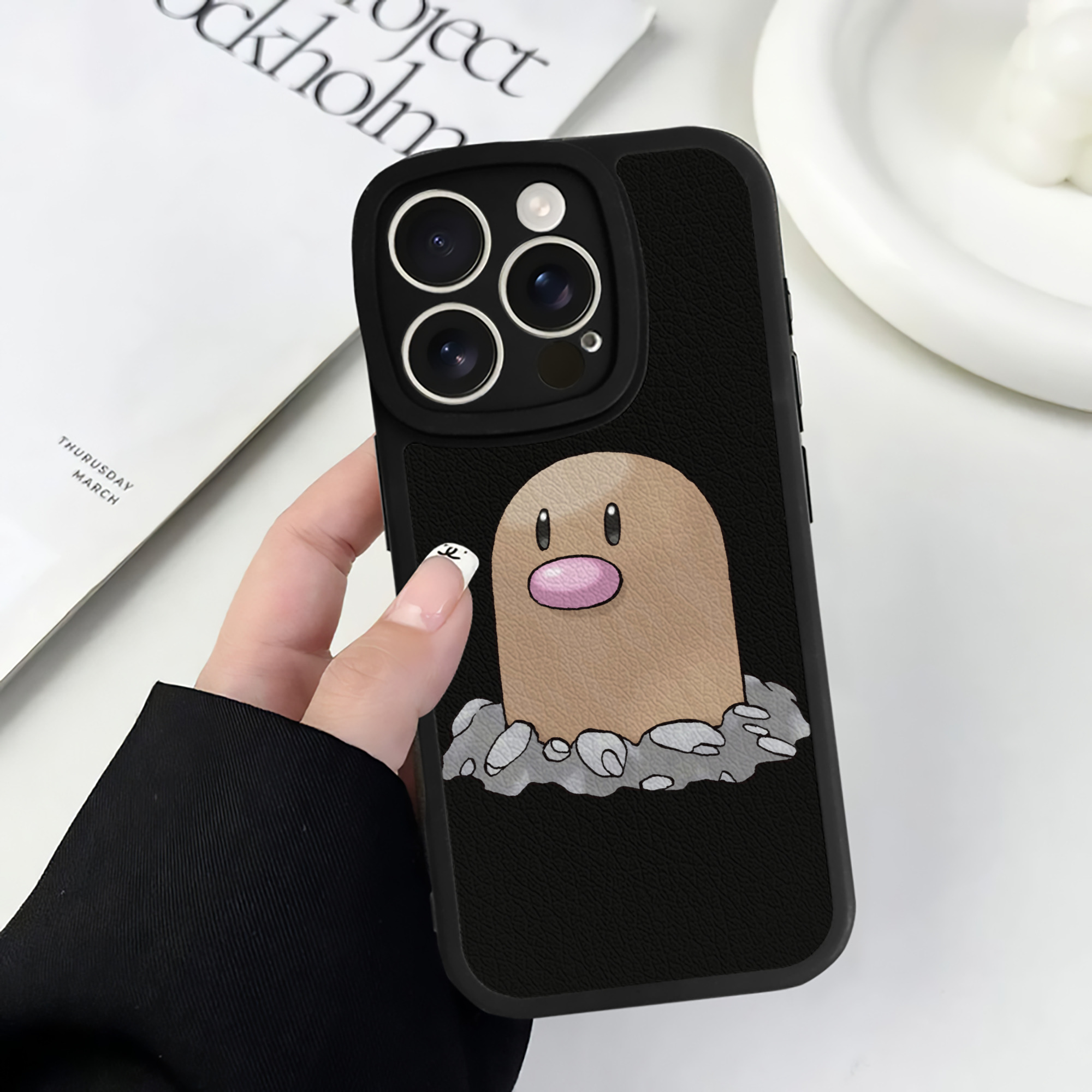 （画像用） ポケットモンスター Pokémon 【iPhone 16シリーズ対応】シリコンスマホケース（レザー調） 材質：シリコン